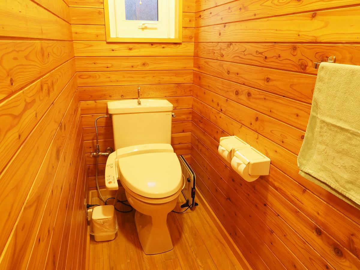 Log Hotel Larch Lake Kanayama Minamifurano Habitación foto