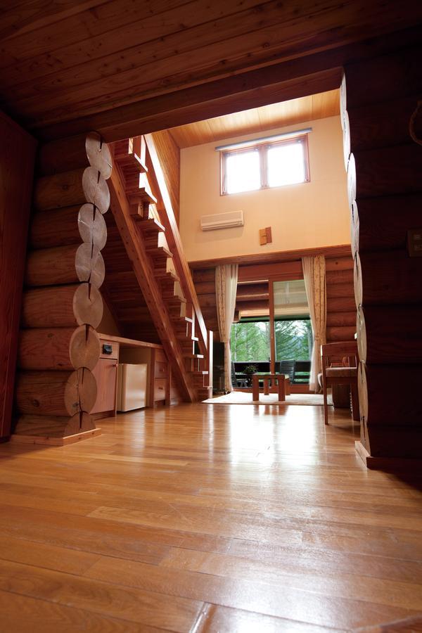 Log Hotel Larch Lake Kanayama Minamifurano Habitación foto